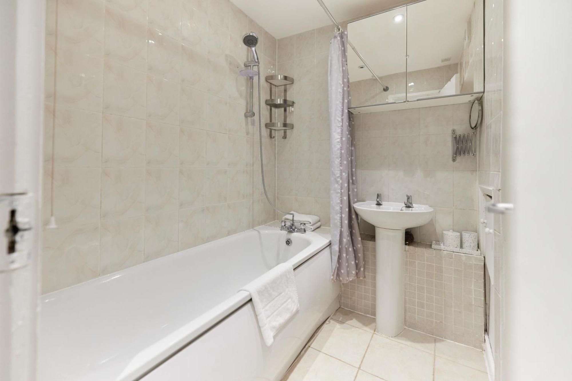 The Kennington Park Crib - Lovely 2Bdr Flat With Garden London Exteriör bild